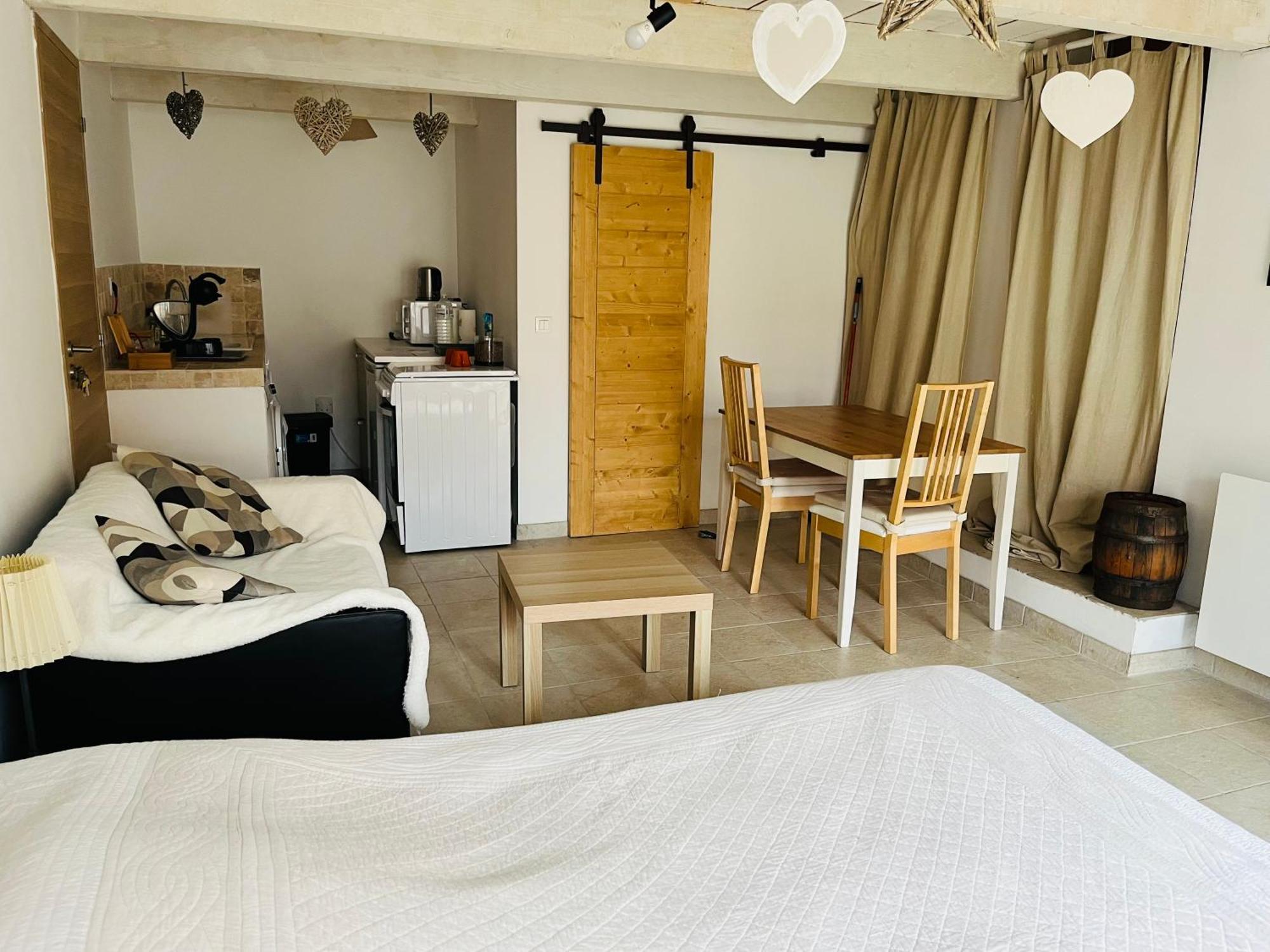 Chez Nous Hotel Mérindol Екстериор снимка
