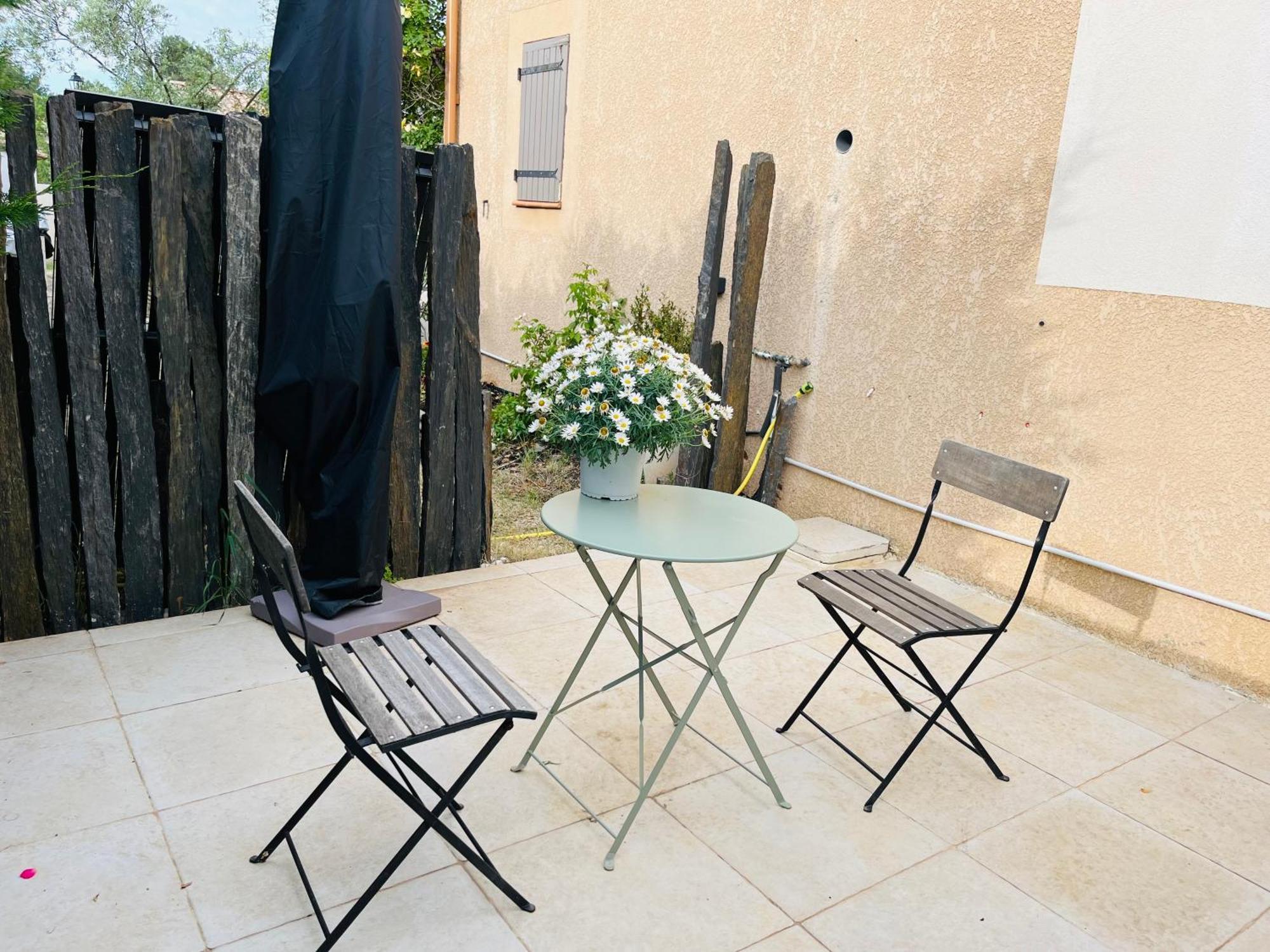 Chez Nous Hotel Mérindol Екстериор снимка